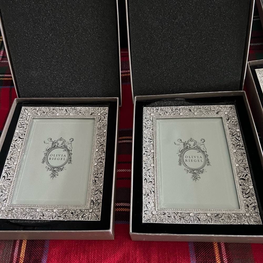 Olivia Rigel - Windsor picture frames